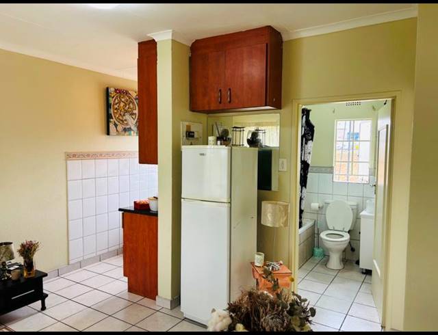 2 BEDROOM APARTMENT FOR SALE IN SHARONLEA